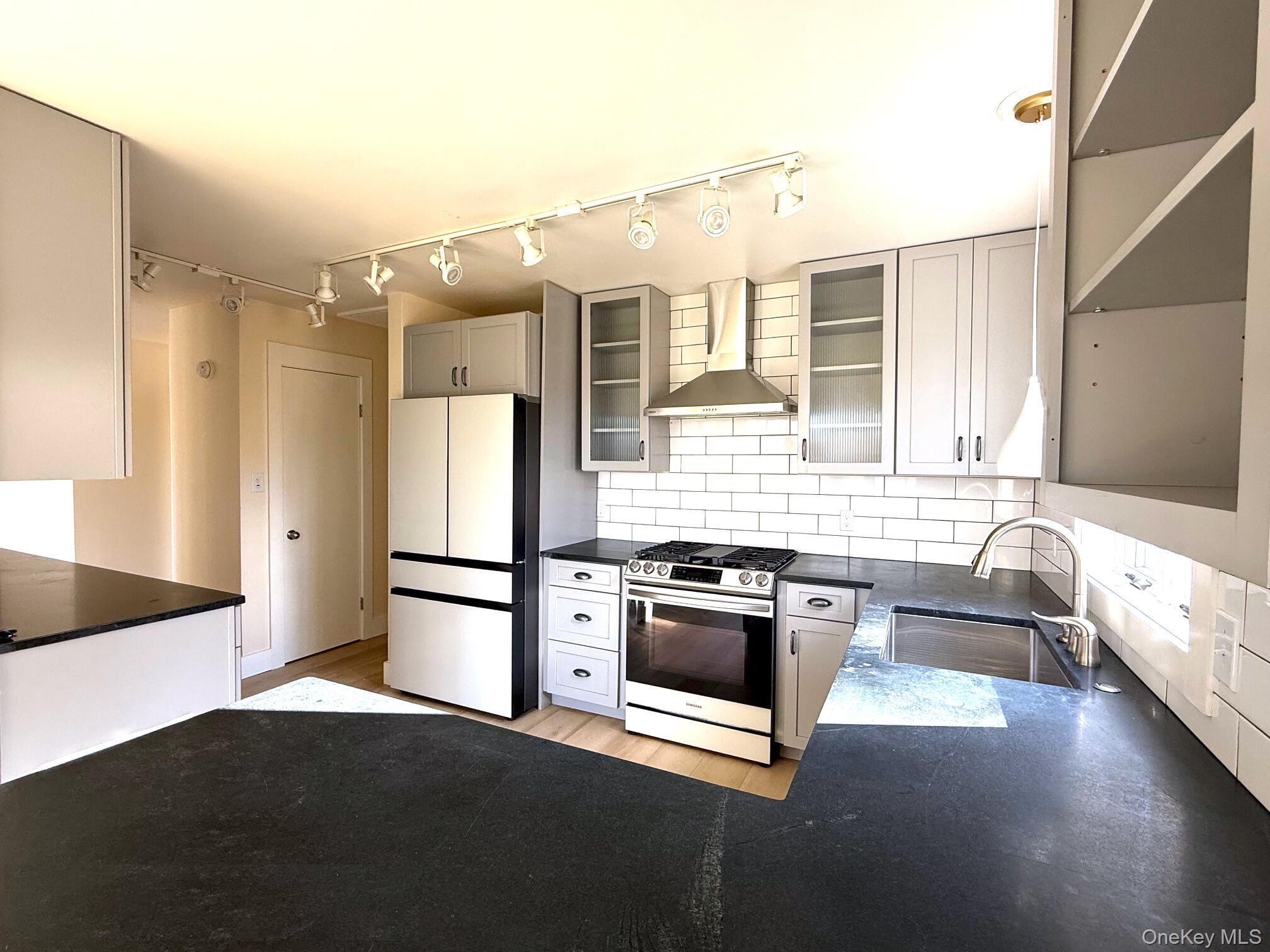 #9 photo, 5265 State Route 9G, Germantown , NY 12526