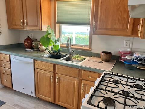 #5 photo, 1661 Old Country Road, Riverhead , NY 11901