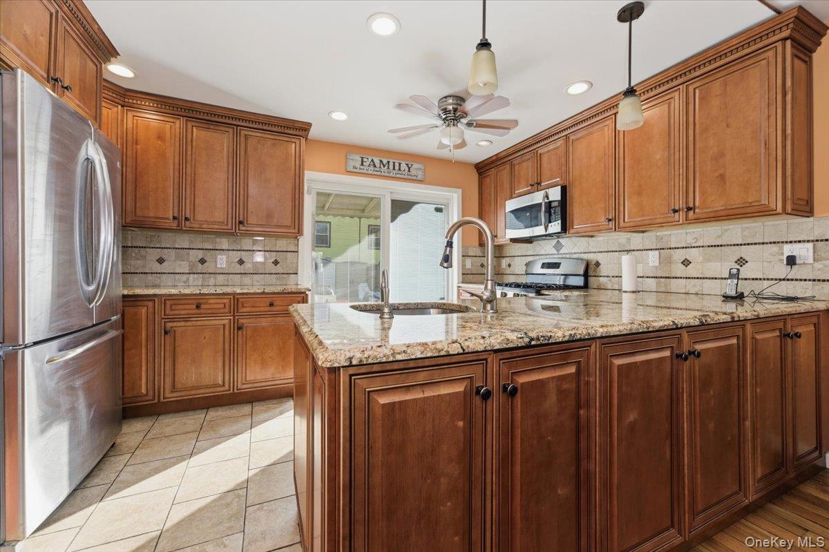 #6 photo, 20206 33rd Avenue, Bayside , NY 11361