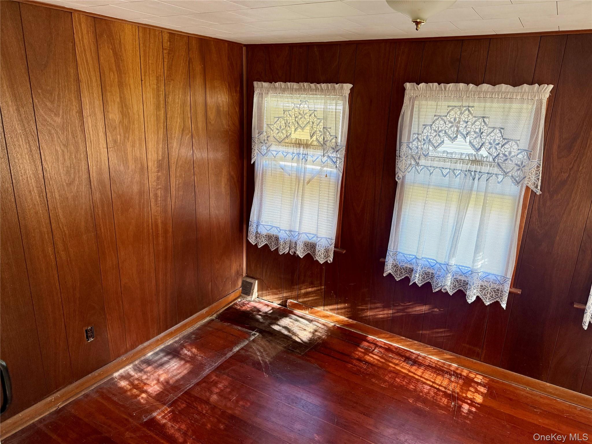 #7 photo, 647 S Drury Lane, Rock Tavern , NY 12549