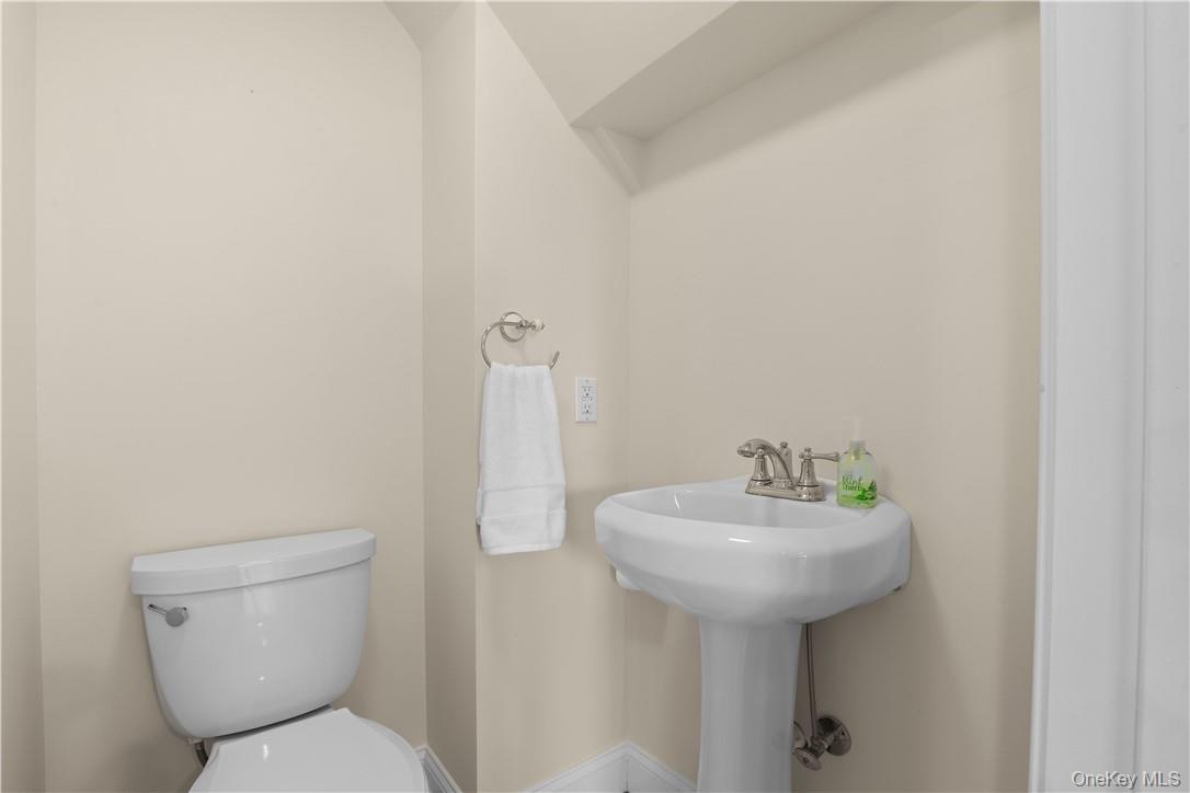 #14 photo, 33 Sycamore Road, Mahopac , NY 10541