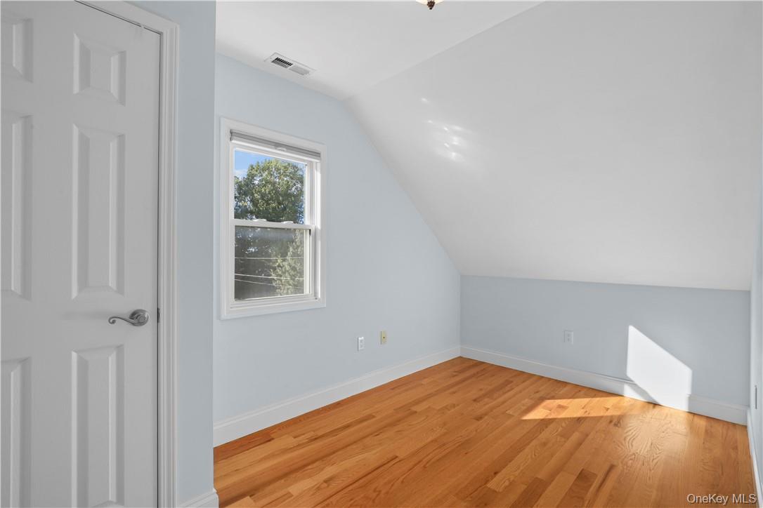 #20 photo, 33 Sycamore Road, Mahopac , NY 10541