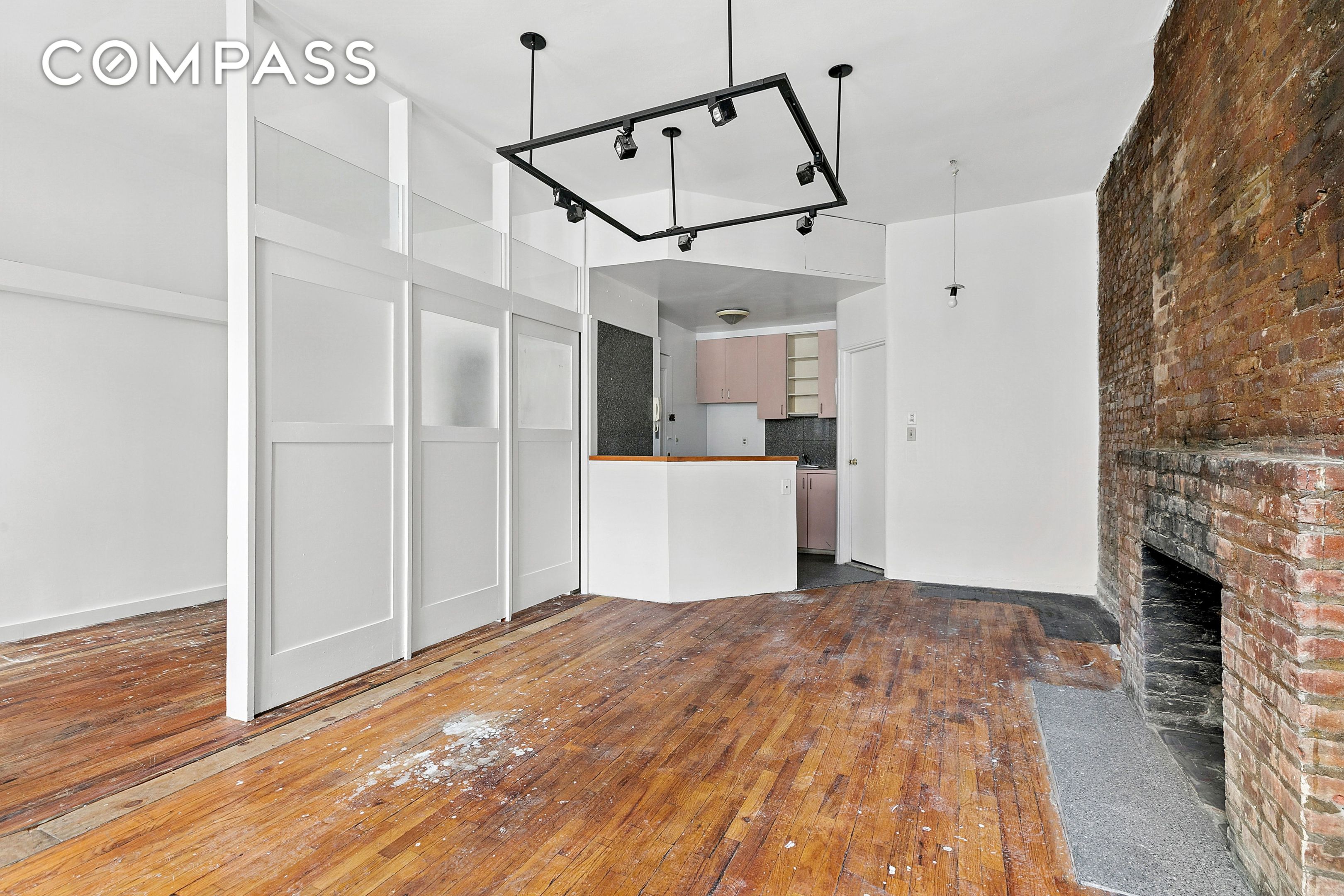 #7 photo, 360 W 20th Street, Chelsea , NY 10011