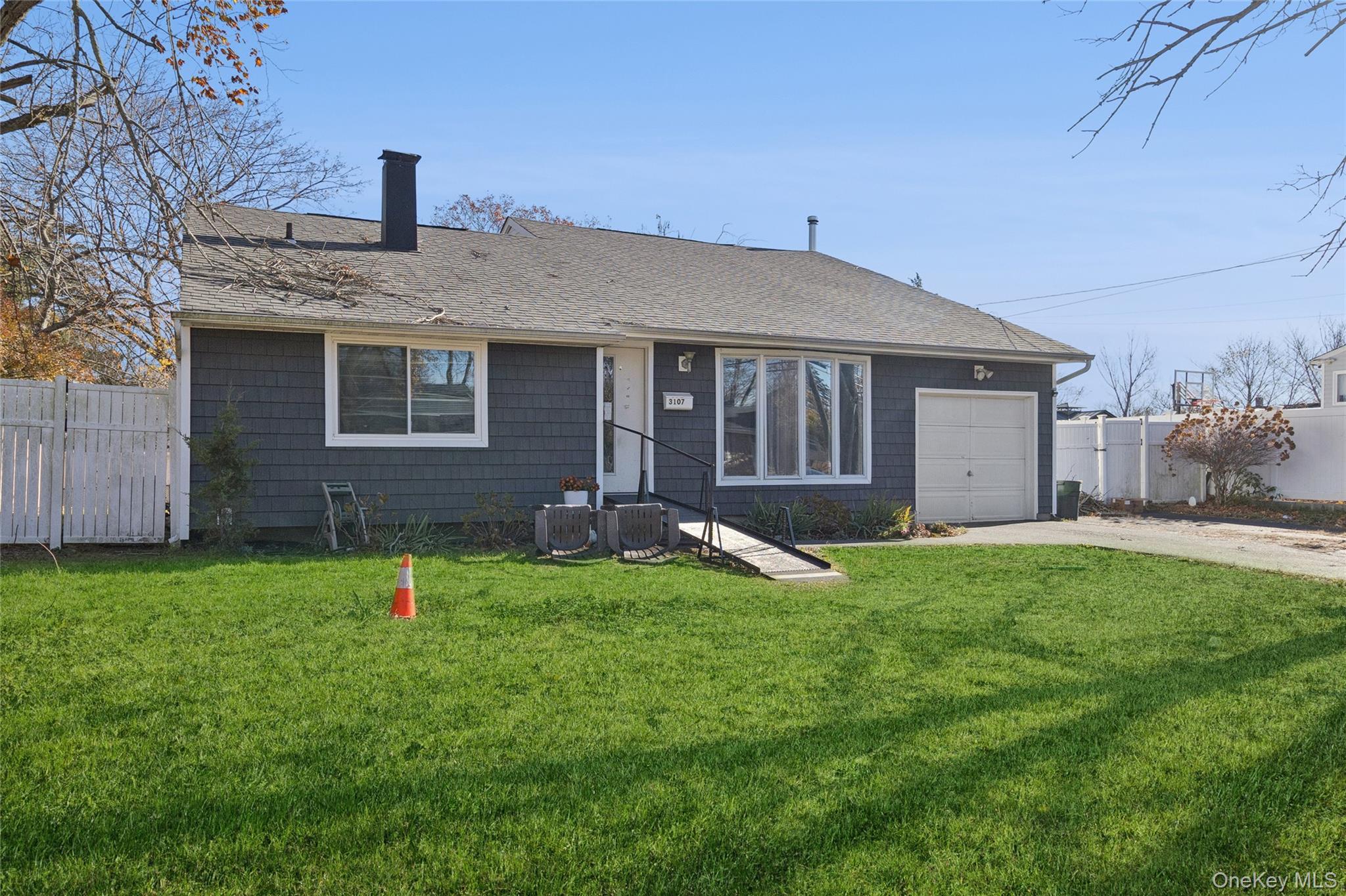 #3 photo, 3107 Chestnut Avenue, Medford , NY 11763