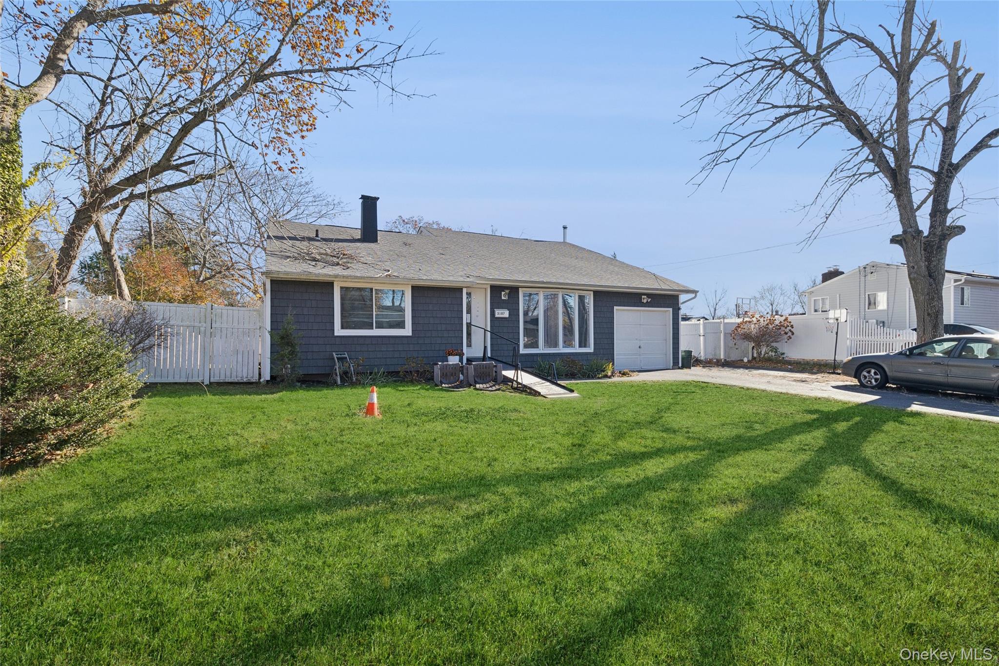 #4 photo, 3107 Chestnut Avenue, Medford , NY 11763