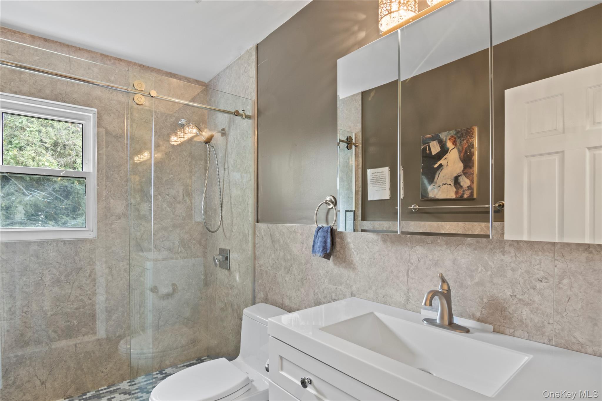 #18 photo, 11 Glenwood Road, Glenwood Landing , NY 11545