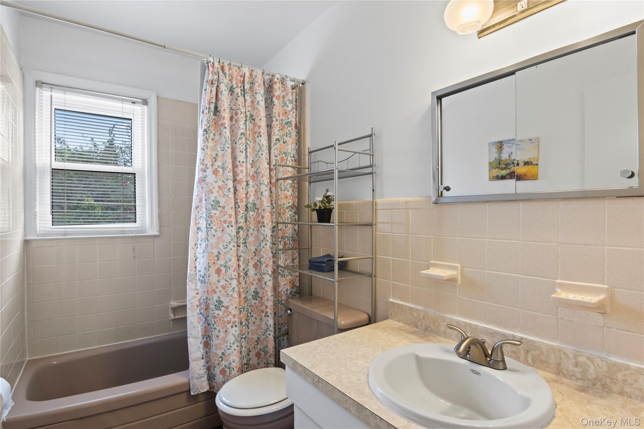 #20 photo, 11 Glenwood Road, Glenwood Landing , NY 11545