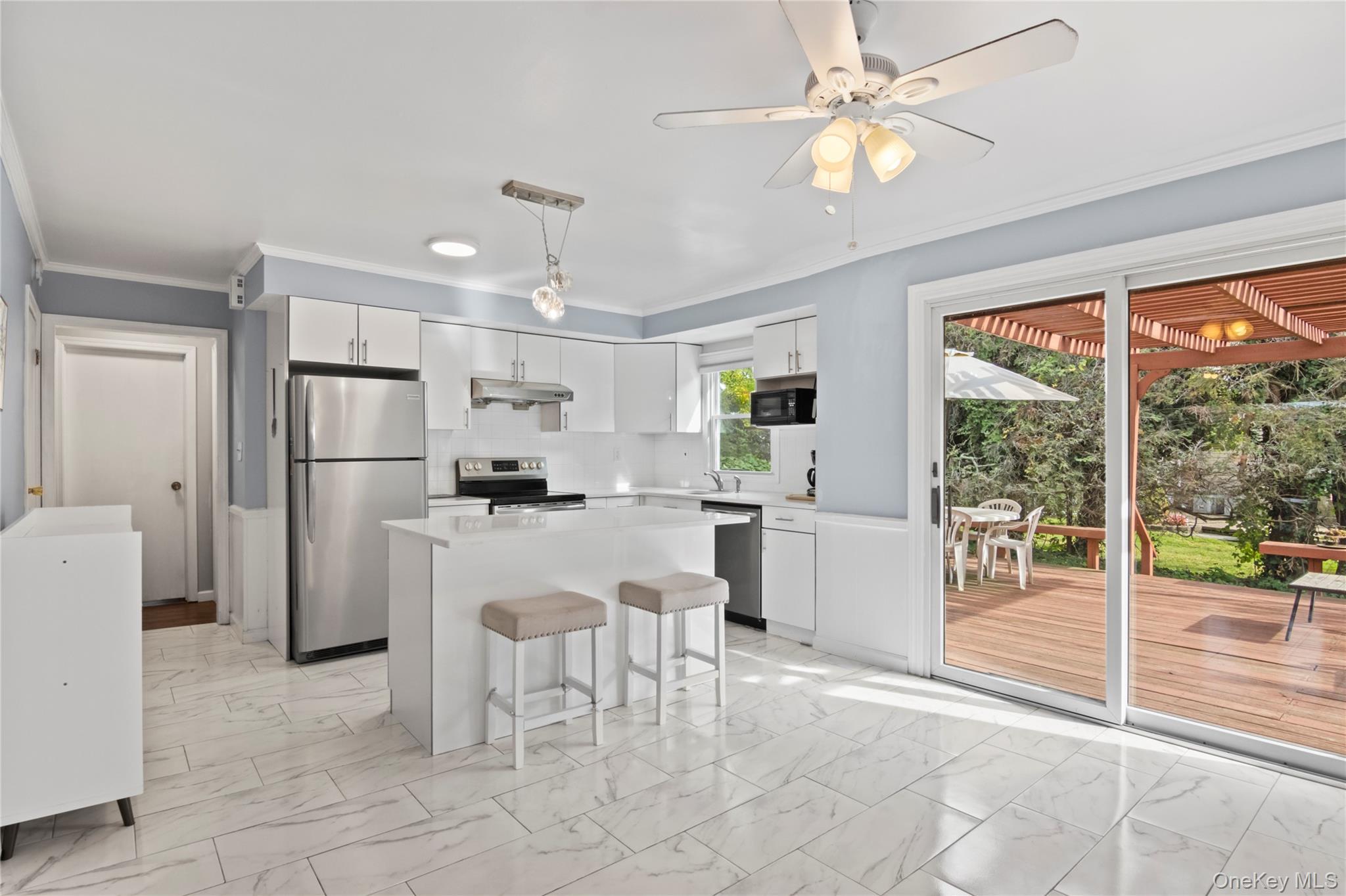 #6 photo, 11 Glenwood Road, Glenwood Landing , NY 11545