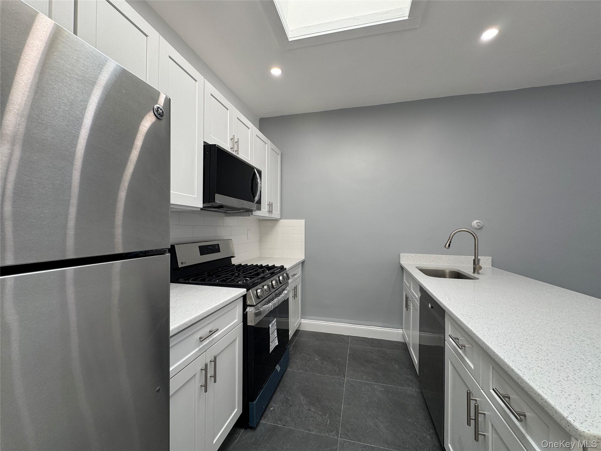 #1 photo, 209-211 Main Street, Farmingdale , NY 11735