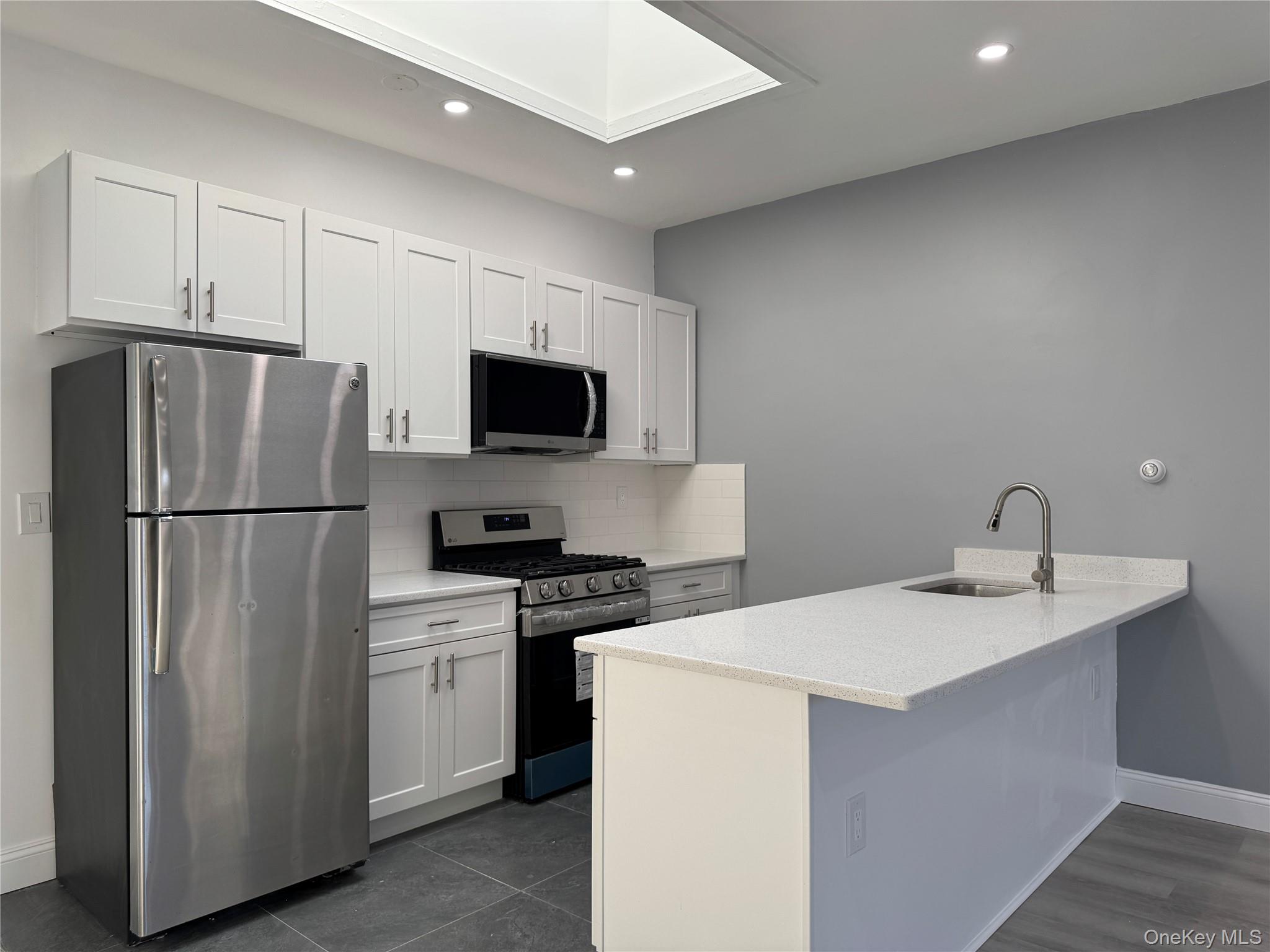 #2 photo, 209-211 Main Street, Farmingdale , NY 11735