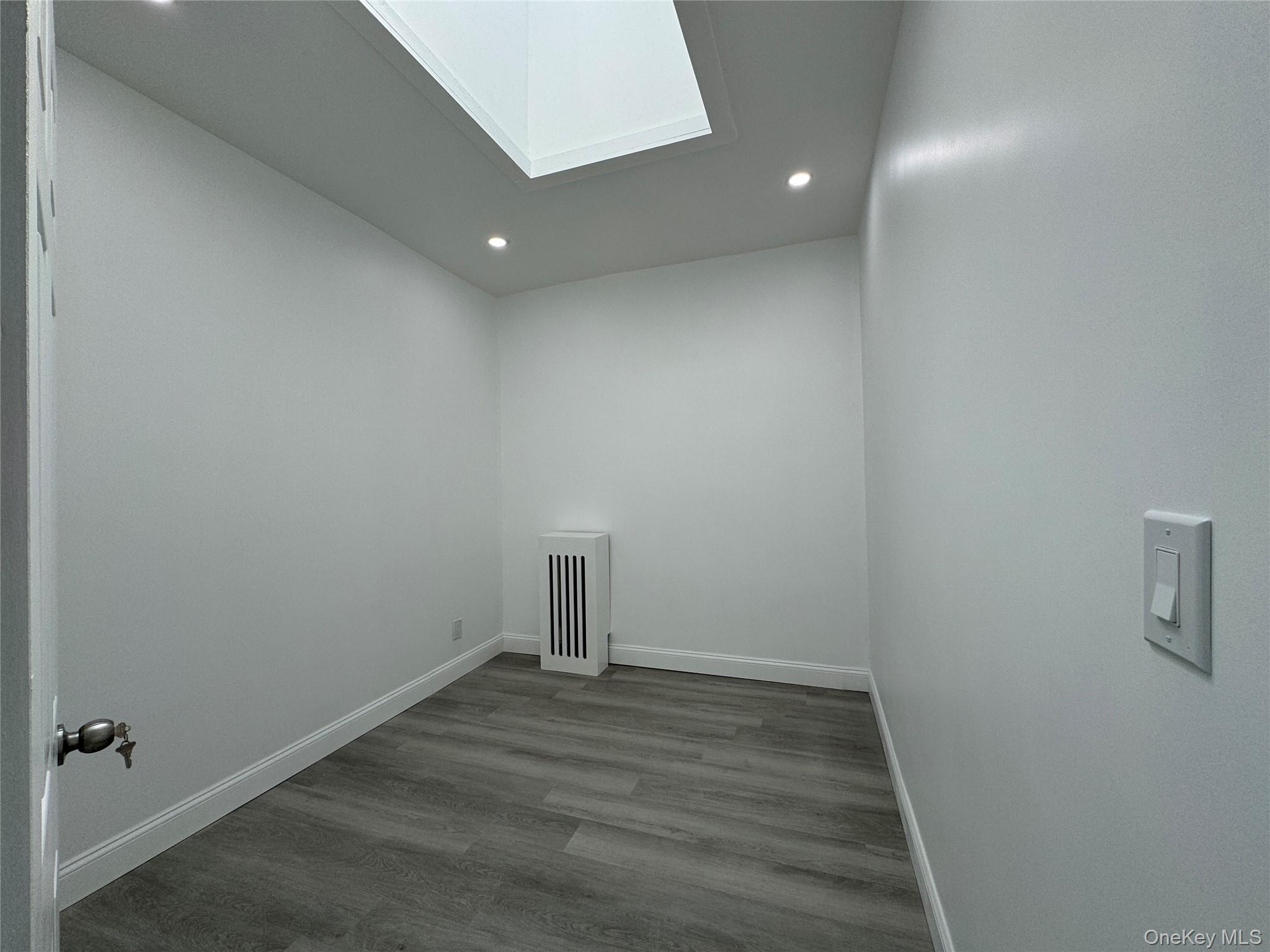 #7 photo, 209-211 Main Street, Farmingdale , NY 11735