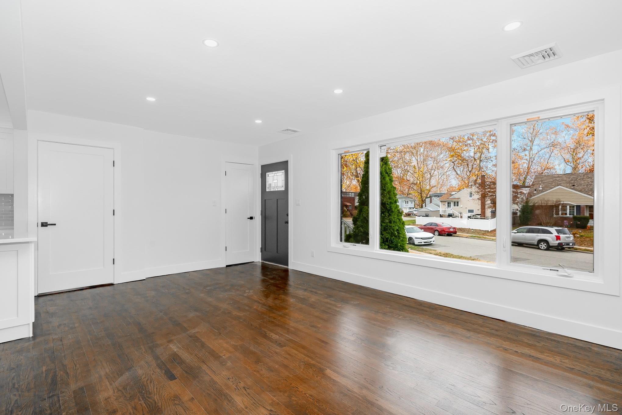 #11 photo, 2874 Hempstead Lane, Wantagh , NY 11793