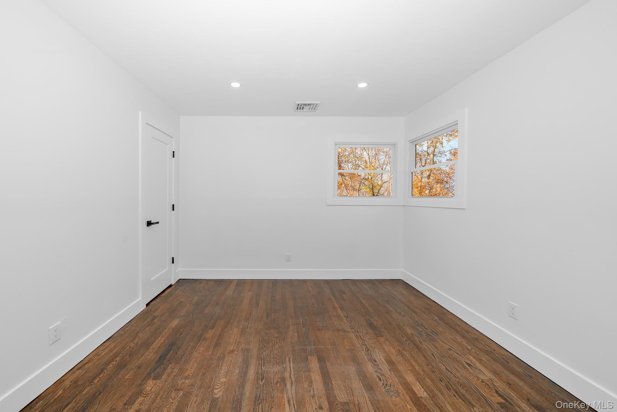 #14 photo, 2874 Hempstead Lane, Wantagh , NY 11793