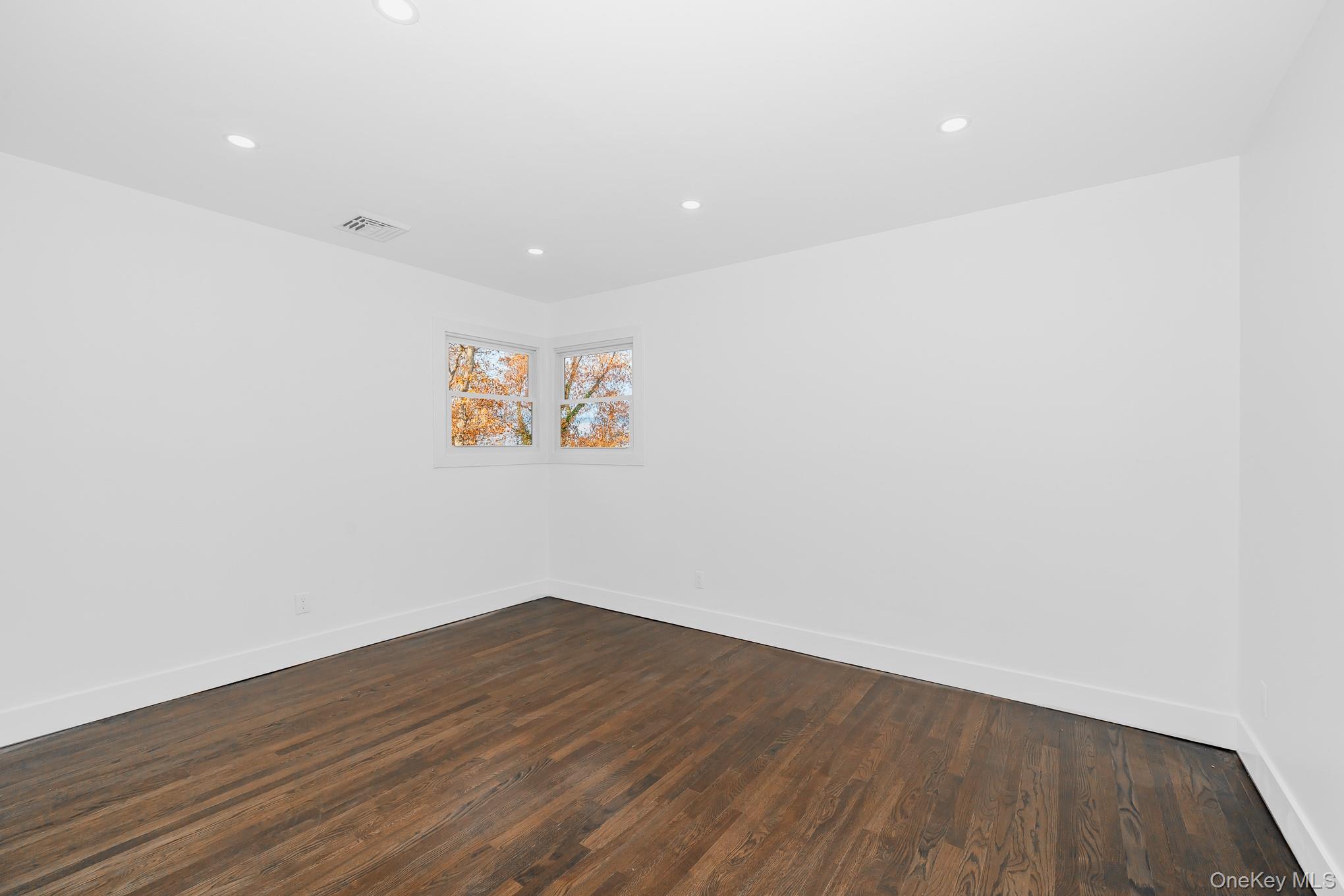 #15 photo, 2874 Hempstead Lane, Wantagh , NY 11793