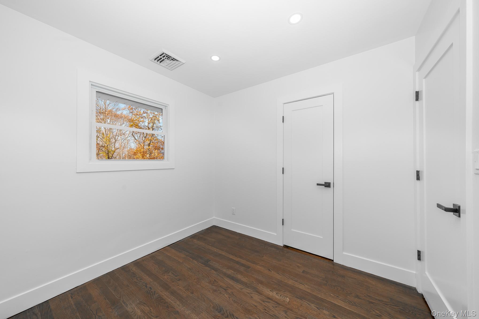 #16 photo, 2874 Hempstead Lane, Wantagh , NY 11793