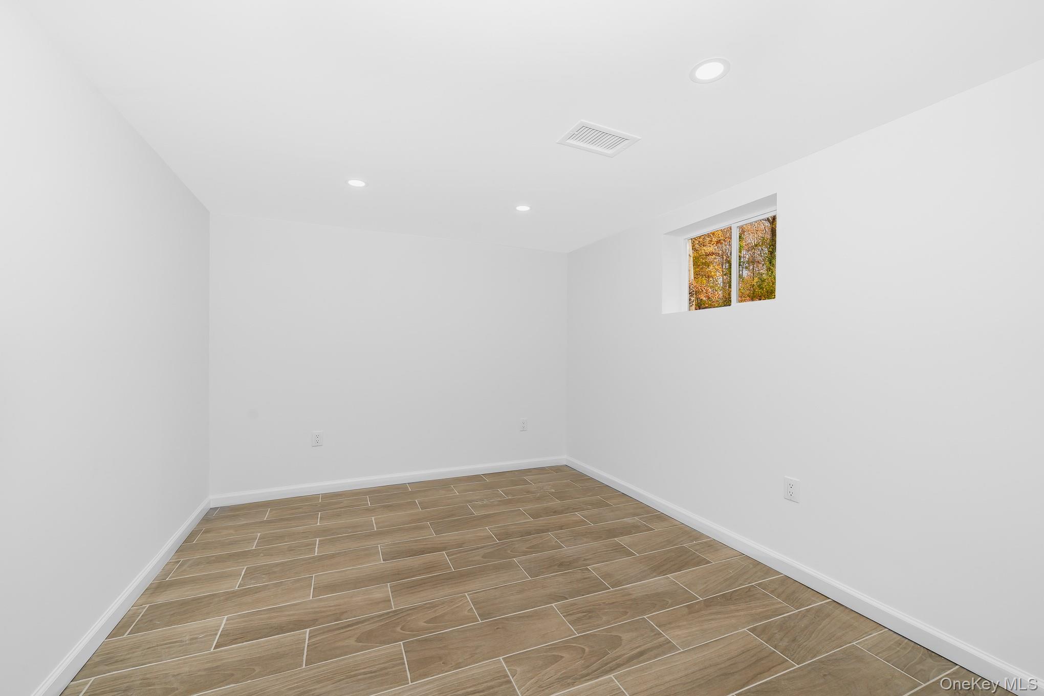 #20 photo, 2874 Hempstead Lane, Wantagh , NY 11793