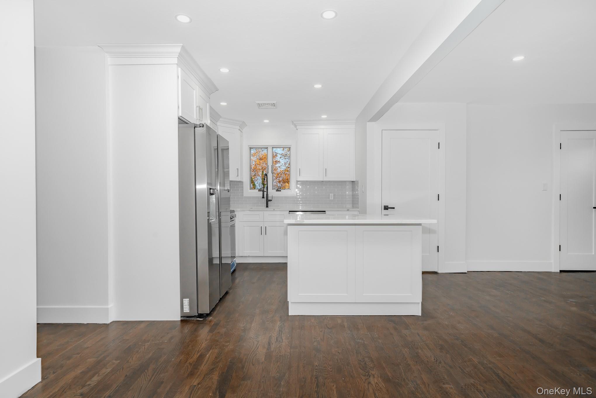 #9 photo, 2874 Hempstead Lane, Wantagh , NY 11793