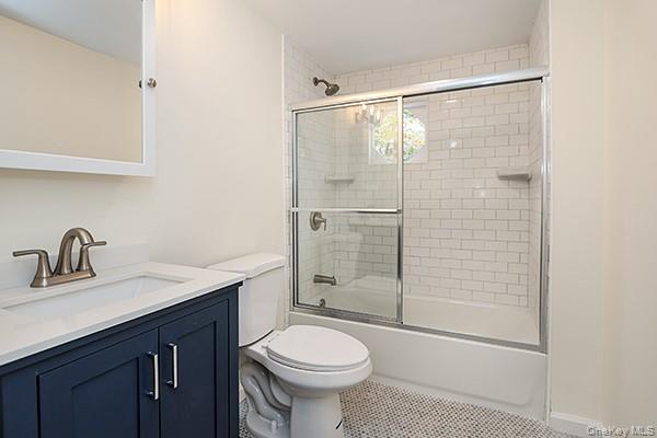 #15 photo, 27 Potter Lane, Halesite , NY 11743