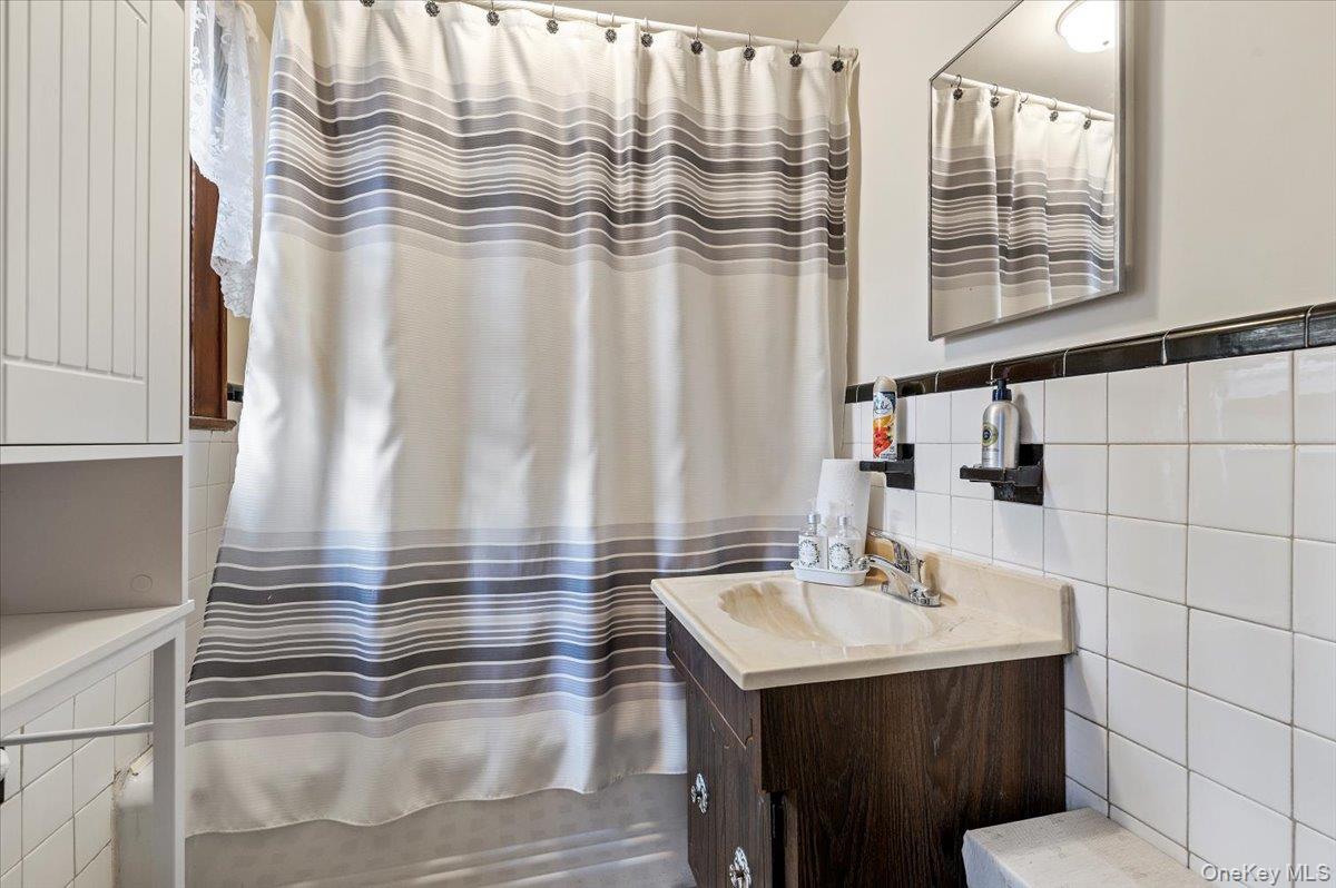 #12 photo, 50 E 9th Street, Huntington Station , NY 11746