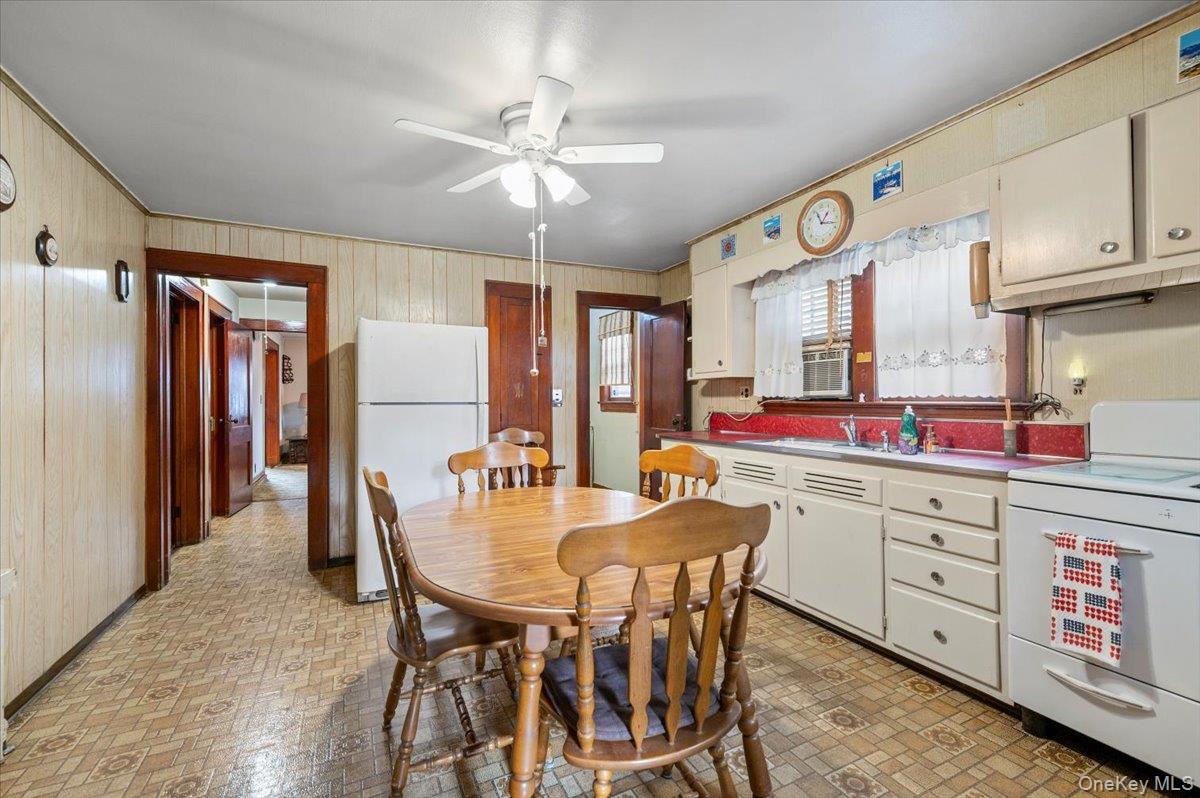 #13 photo, 50 E 9th Street, Huntington Station , NY 11746