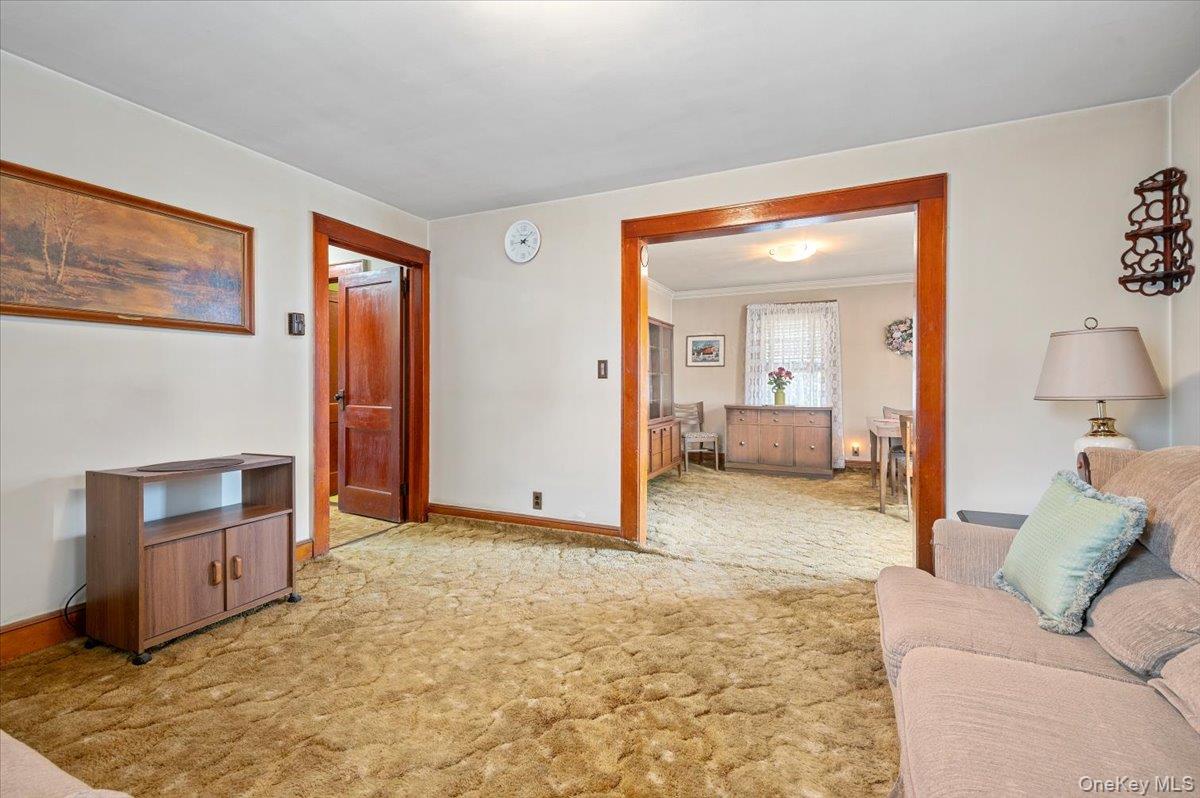 #7 photo, 50 E 9th Street, Huntington Station , NY 11746