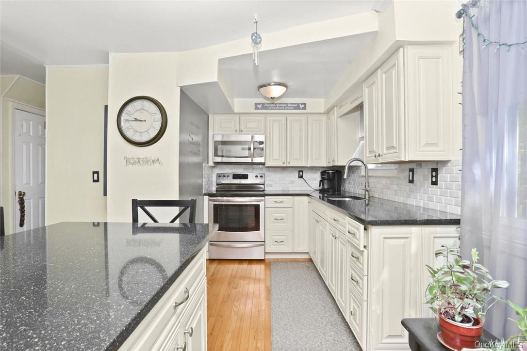 #16 photo, 46 Chatham Terrace, Yonkers , NY 10710