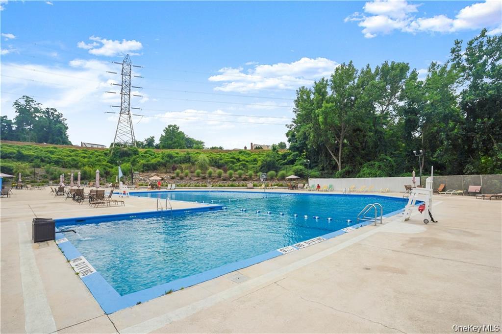 #13 photo, 1841 Central Park Avenue, Yonkers , NY 10710