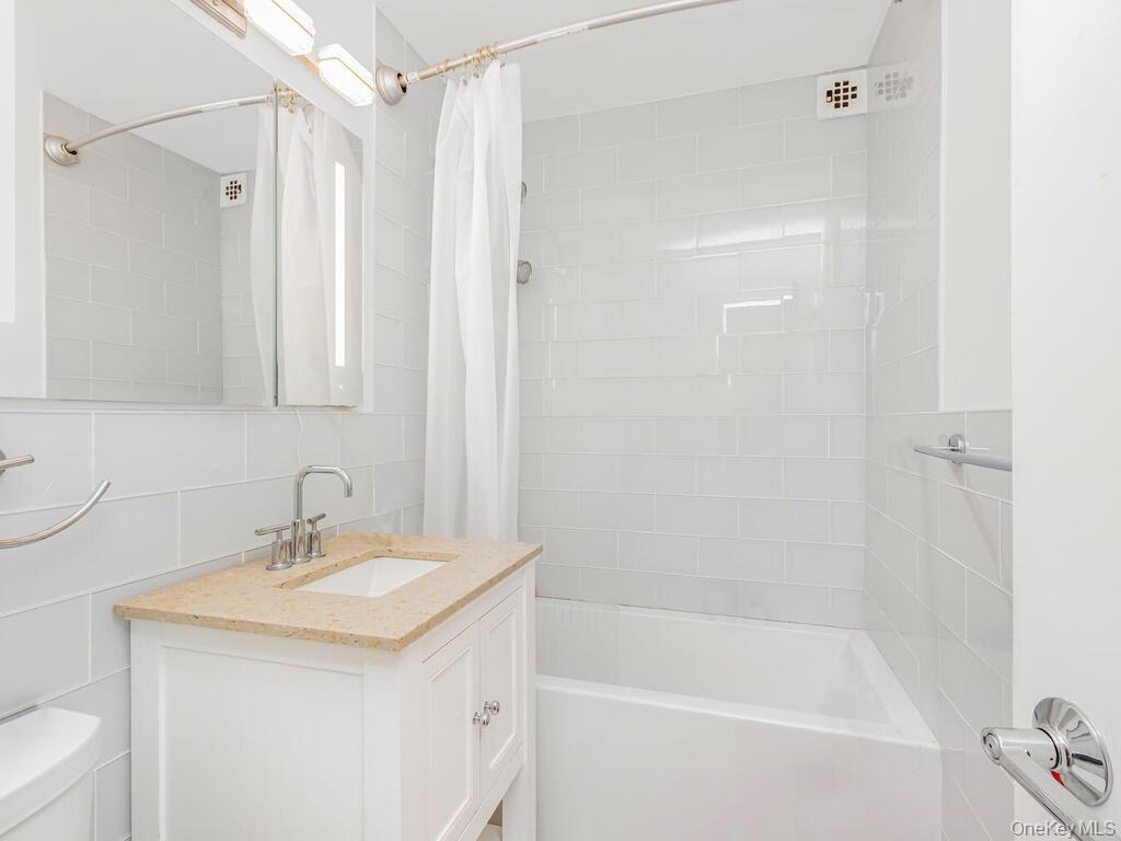 #5 photo, 1841 Central Park Avenue, Yonkers , NY 10710