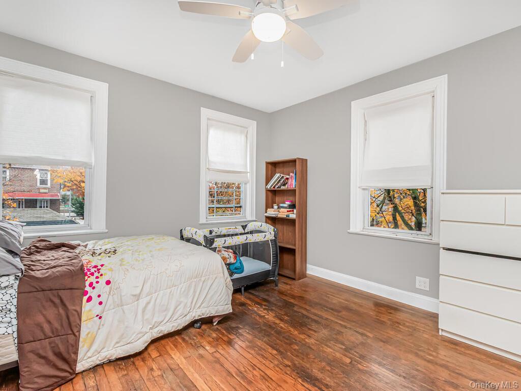 #10 photo, 1352 Hollywood Avenue, Bronx , NY 10461