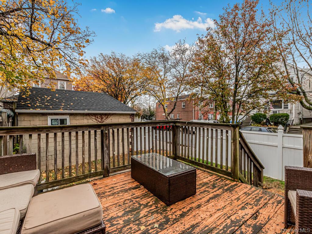 #15 photo, 1352 Hollywood Avenue, Bronx , NY 10461