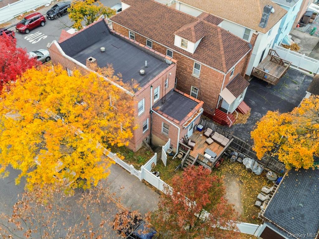 #3 photo, 1352 Hollywood Avenue, Bronx , NY 10461