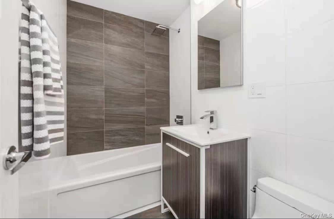 #4 photo, 142-20 Franklin Avenue, Flushing , NY 11355