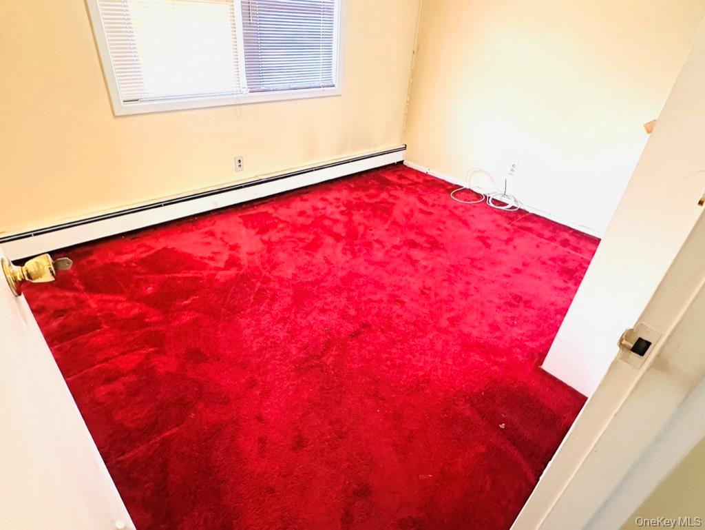 #3 photo, 700 Broadway, Amityville , NY 11701