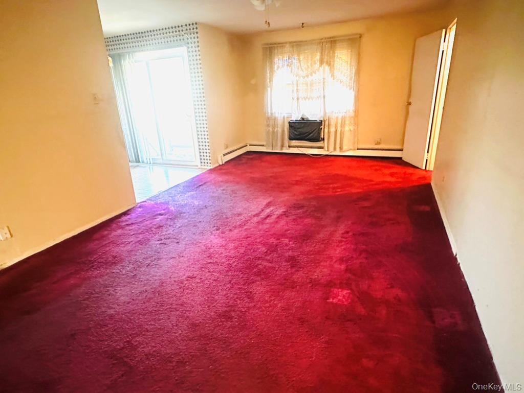 #4 photo, 700 Broadway, Amityville , NY 11701