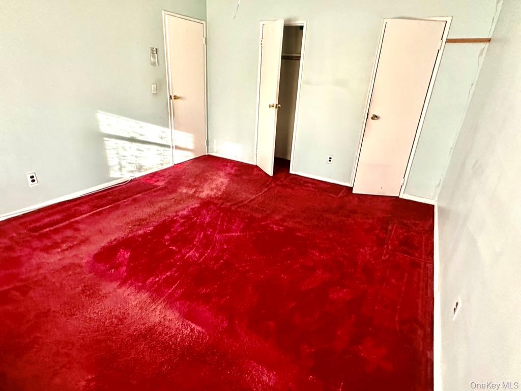 #5 photo, 700 Broadway, Amityville , NY 11701