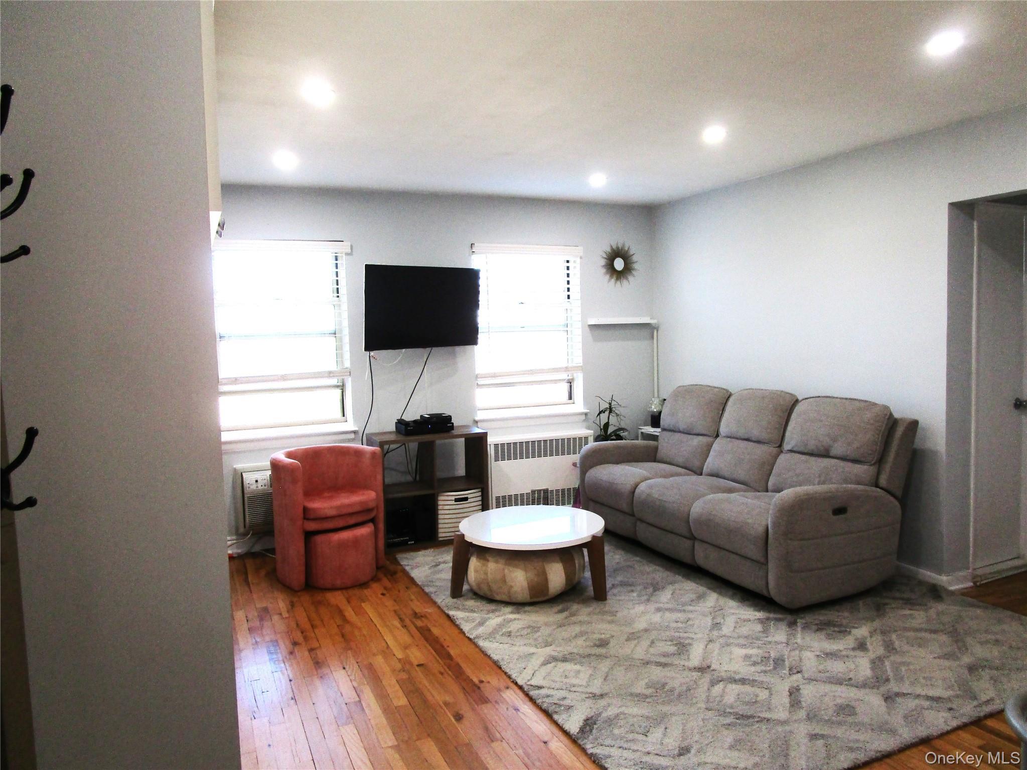 #4 photo, 324 Post Avenue, Westbury , NY 11590