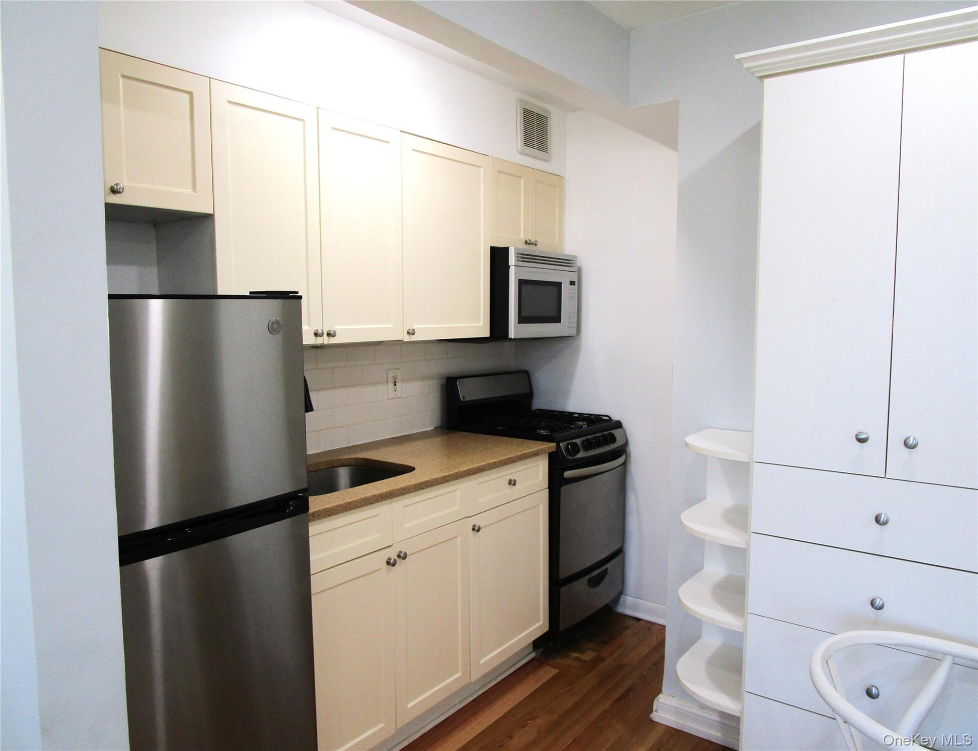 #9 photo, 324 Post Avenue, Westbury , NY 11590