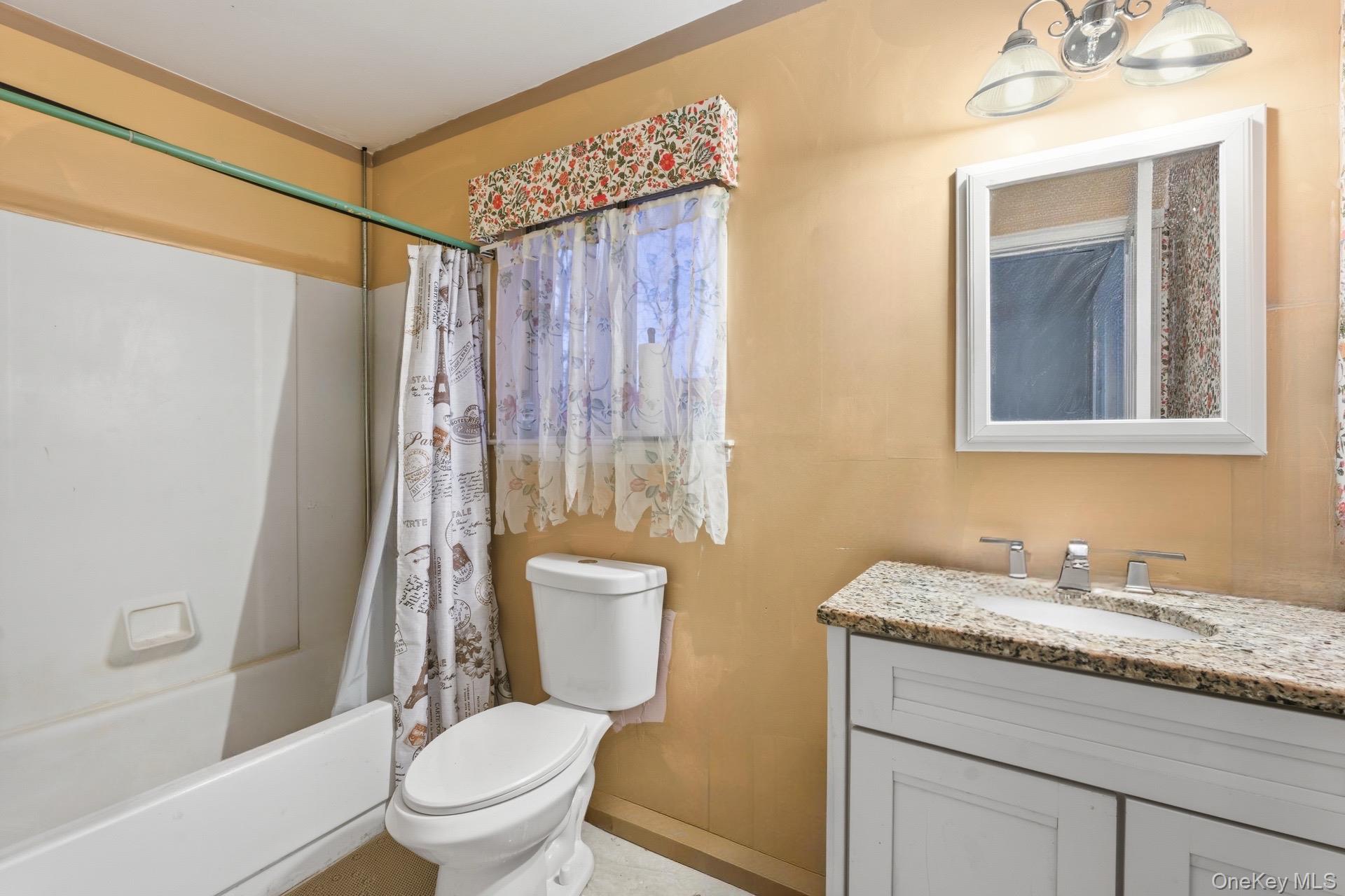 #14 photo, 11 Val Court, سوفولك Holbrook , NY 11741