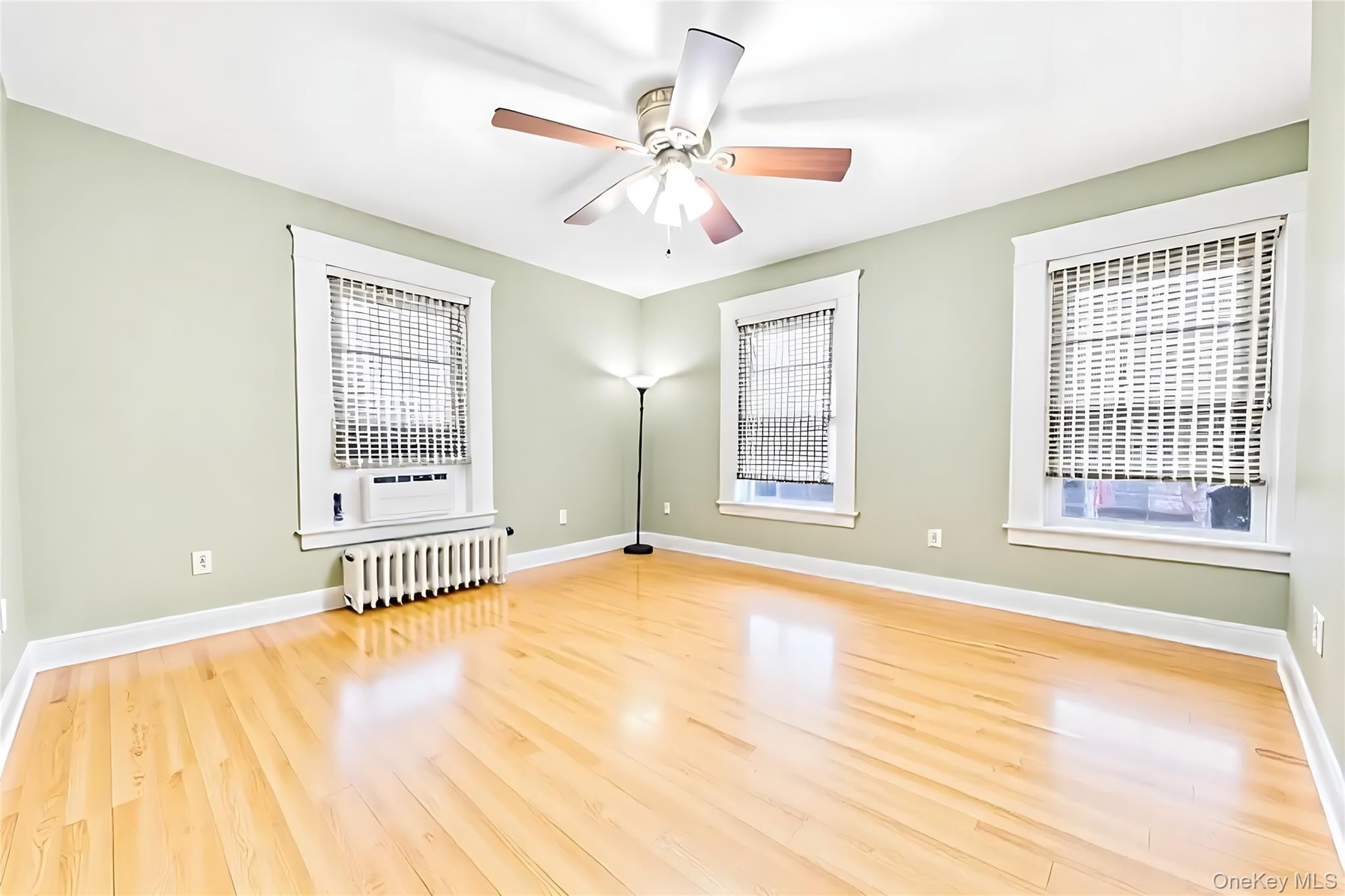 #8 photo, 17 cliffside Avenue, Staten Island , NY 10304