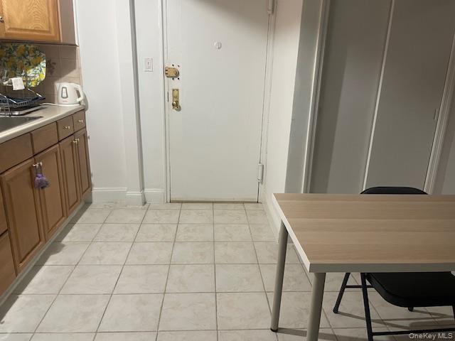 #5 photo, 73-45 210 Street, Oakland Gardens , NY 11364