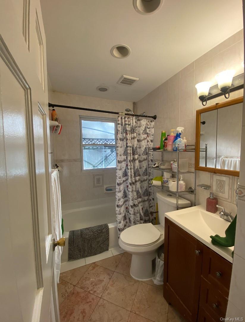 #2 photo, 726 Northern Parkway, Uniondale , NY 11553