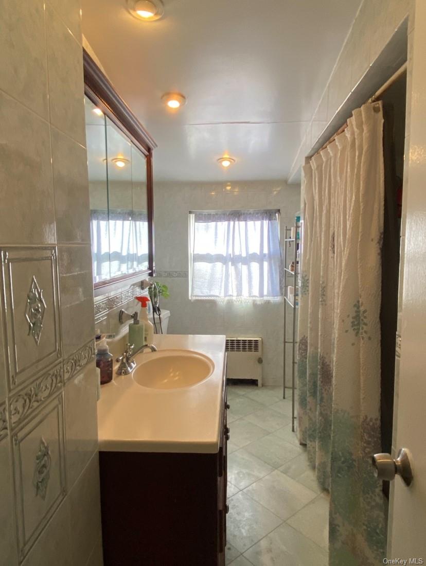 #3 photo, 726 Northern Parkway, Uniondale , NY 11553