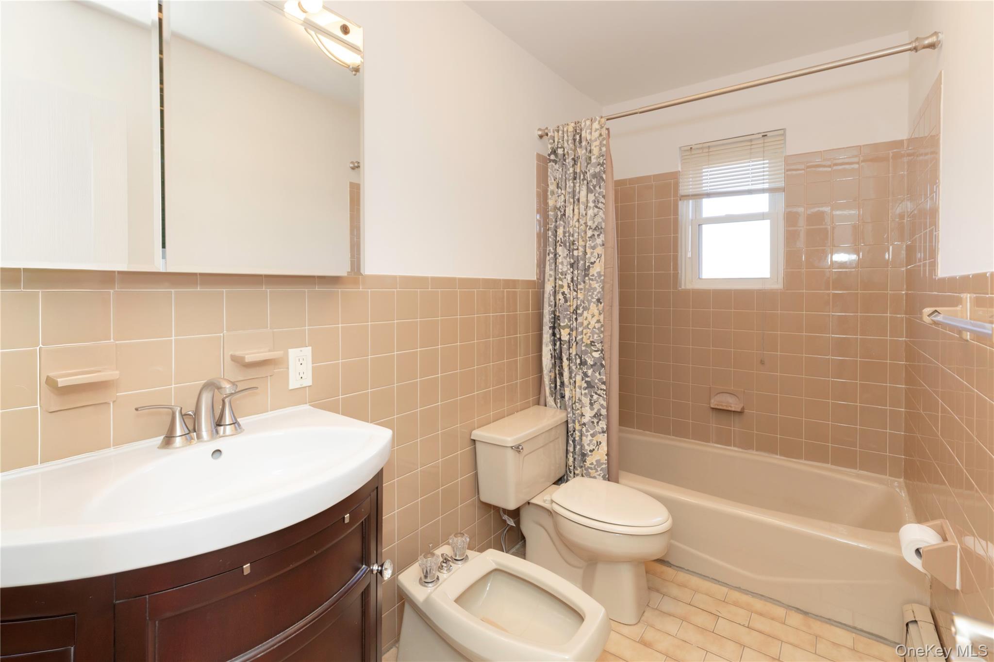 #11 photo, 69 Veltri Lane, Yonkers , NY 10704