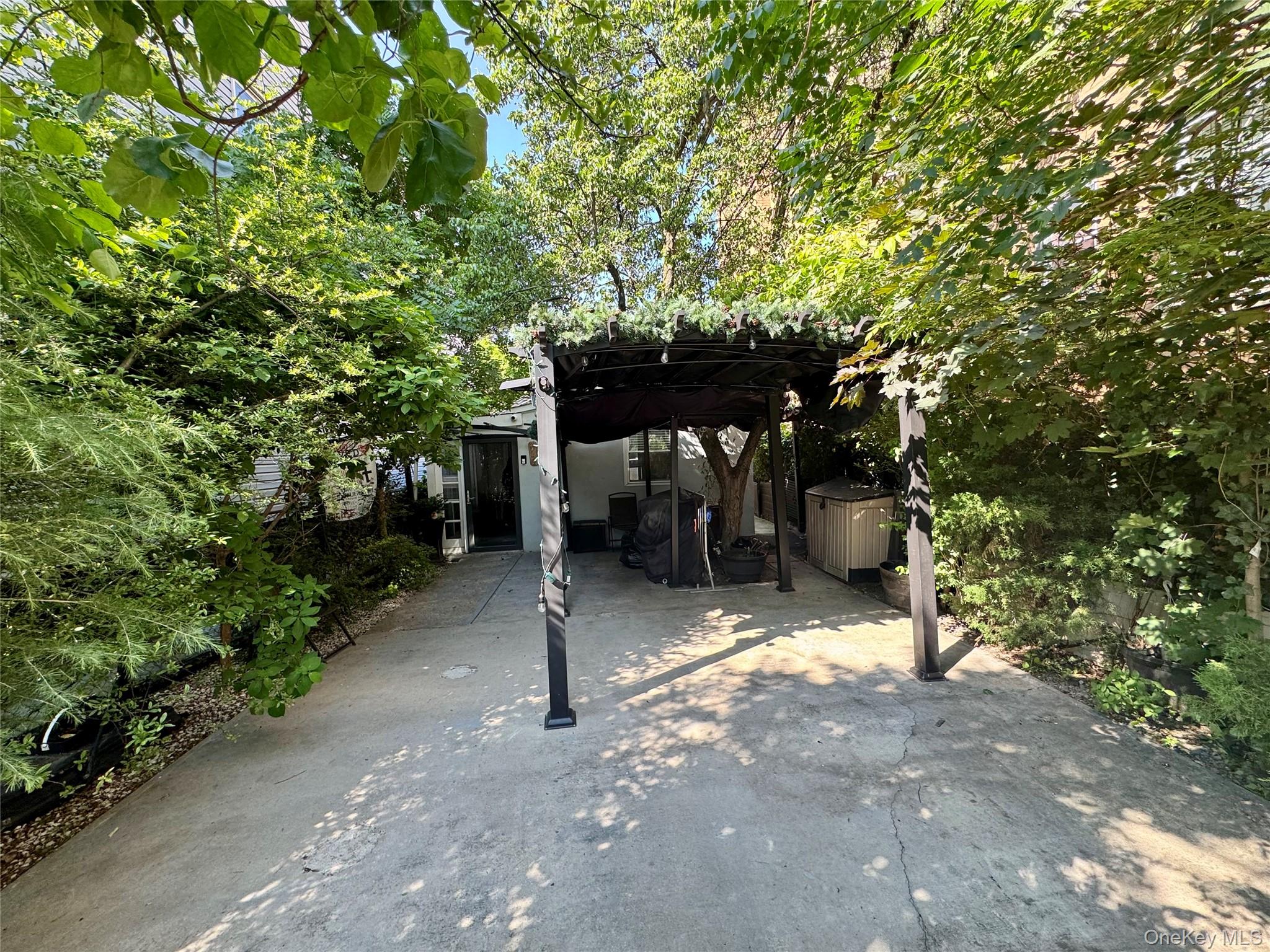 #3 photo, 749 E 224th Street, Bronx , NY 10466