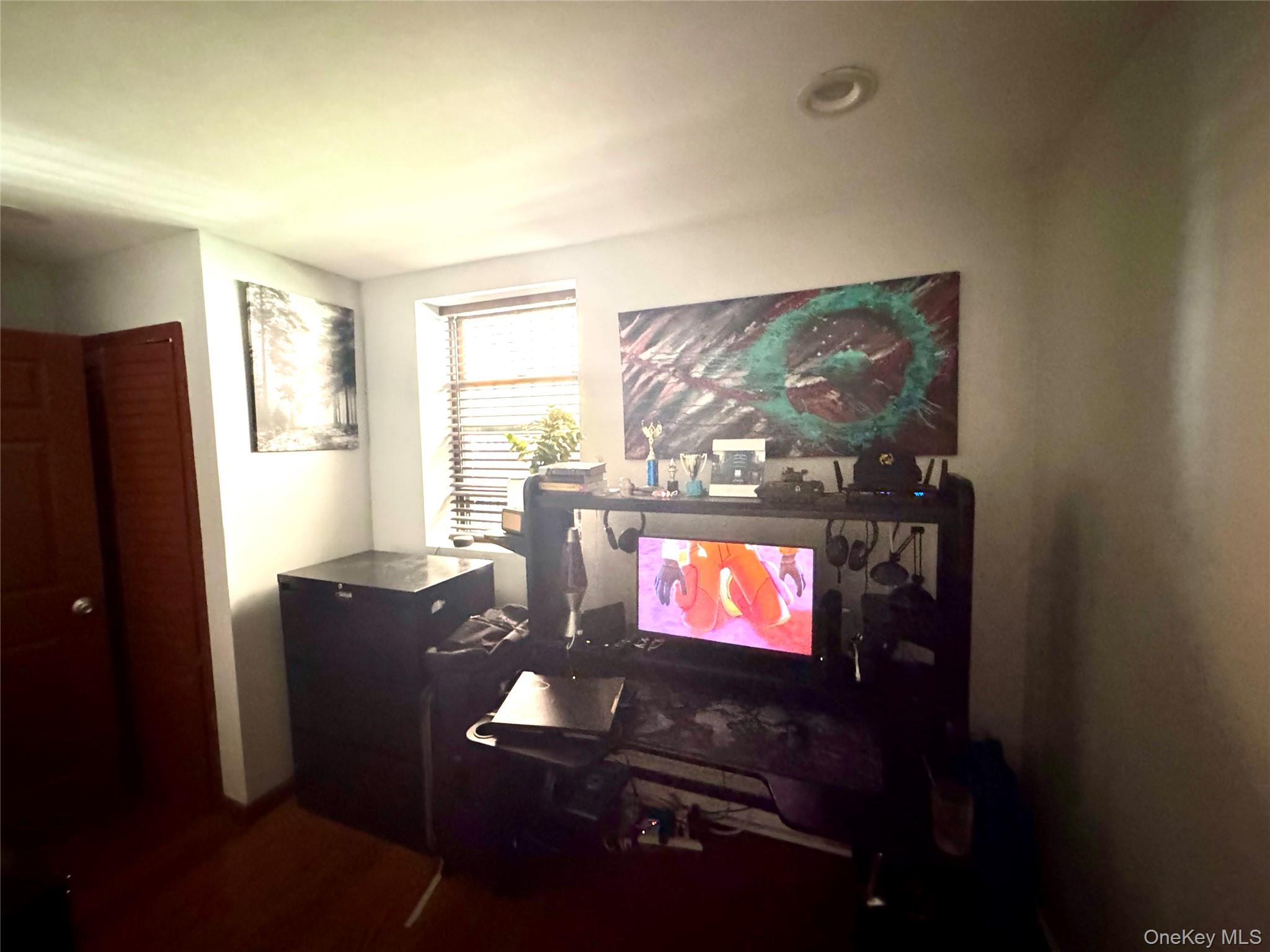 #7 photo, 749 E 224th Street, Bronx , NY 10466