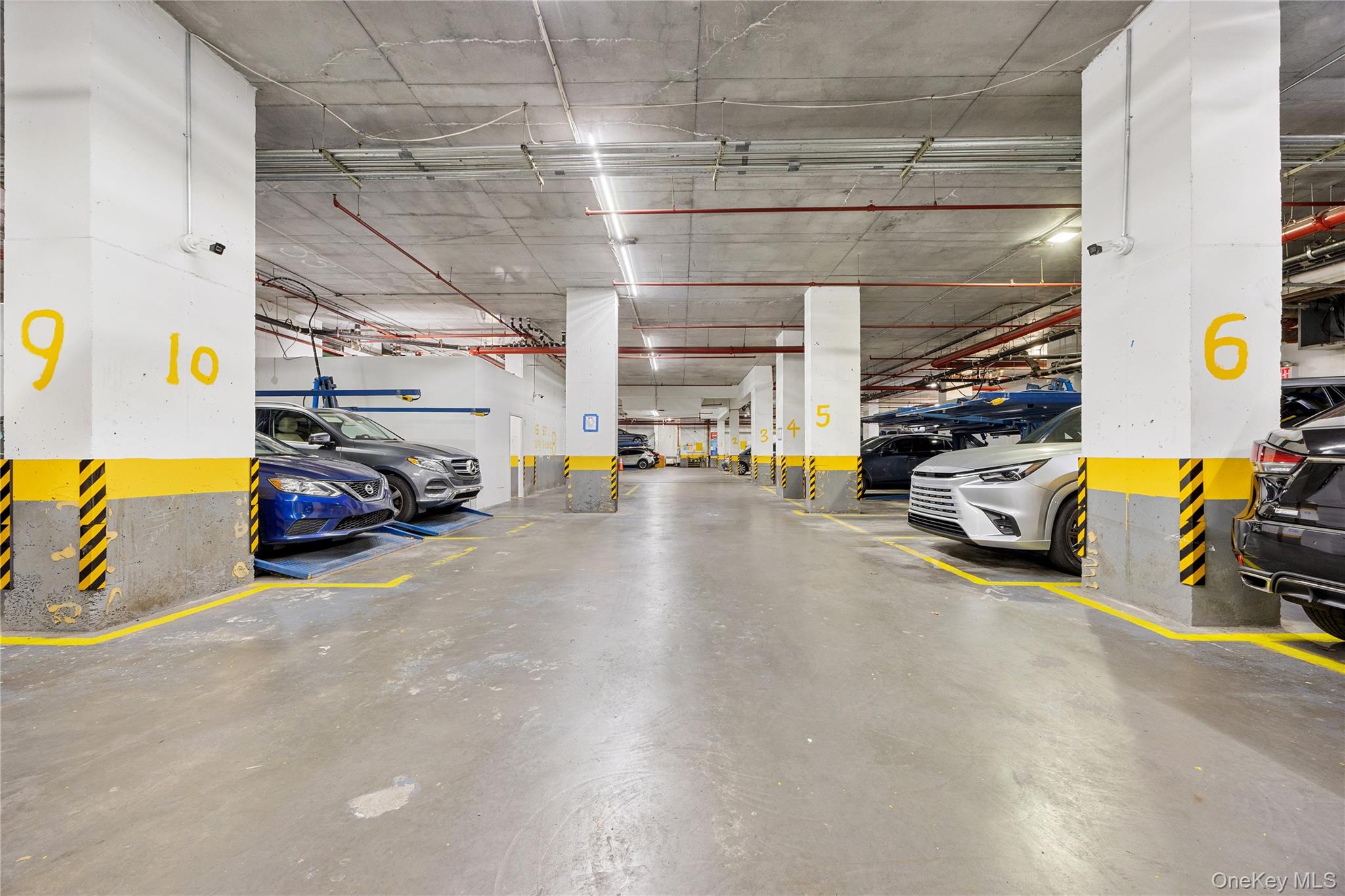 #18 photo, 13338 Sanford Avenue, Flushing , NY 11355