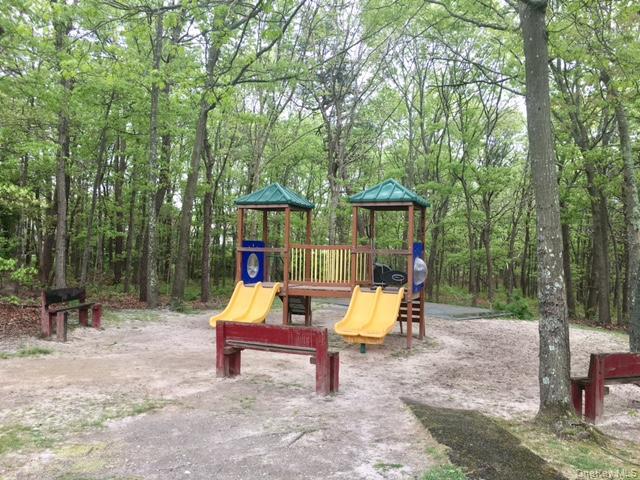 #18 photo, 227 Hill Rise, Calverton , NY 11933