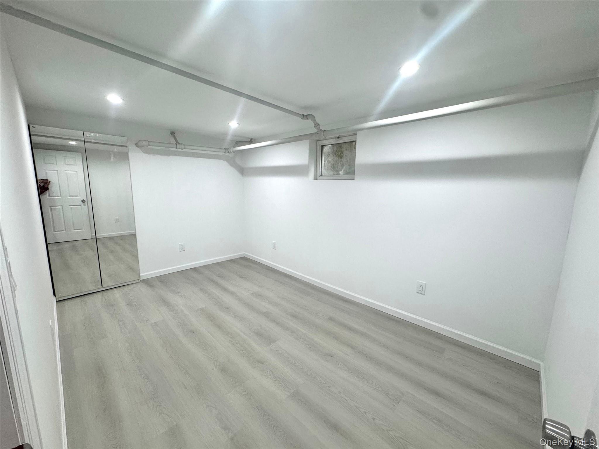 #12 photo, 84 Surrey Lane, Hempstead , NY 11550