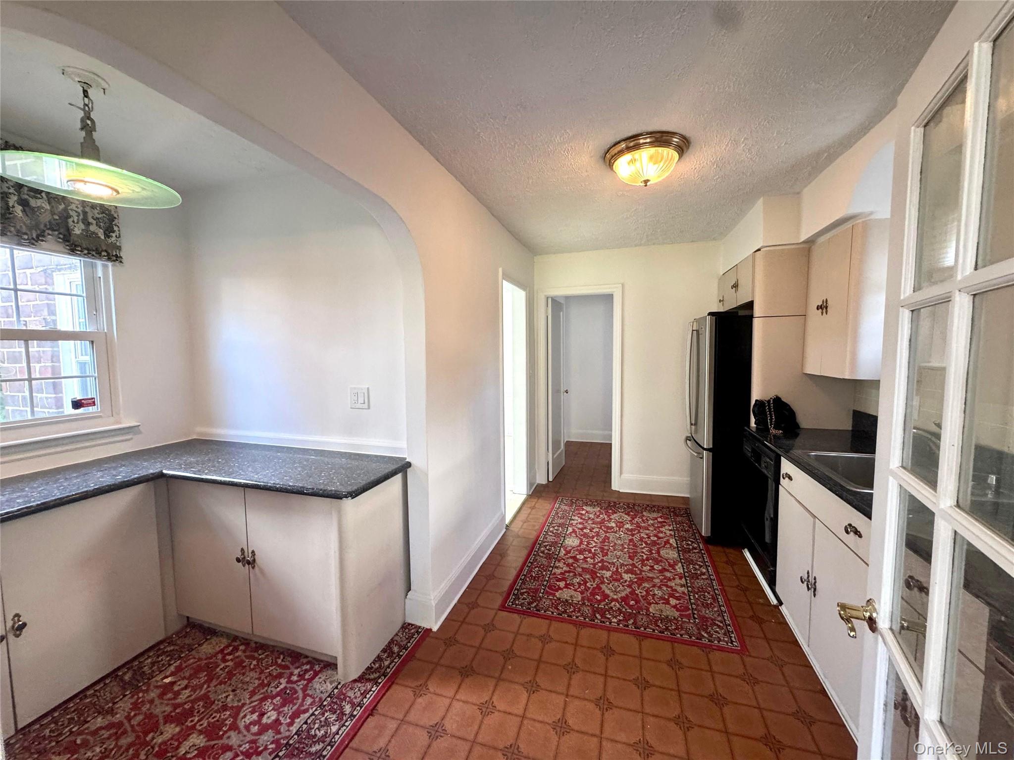 #3 photo, 84 Surrey Lane, Hempstead , NY 11550