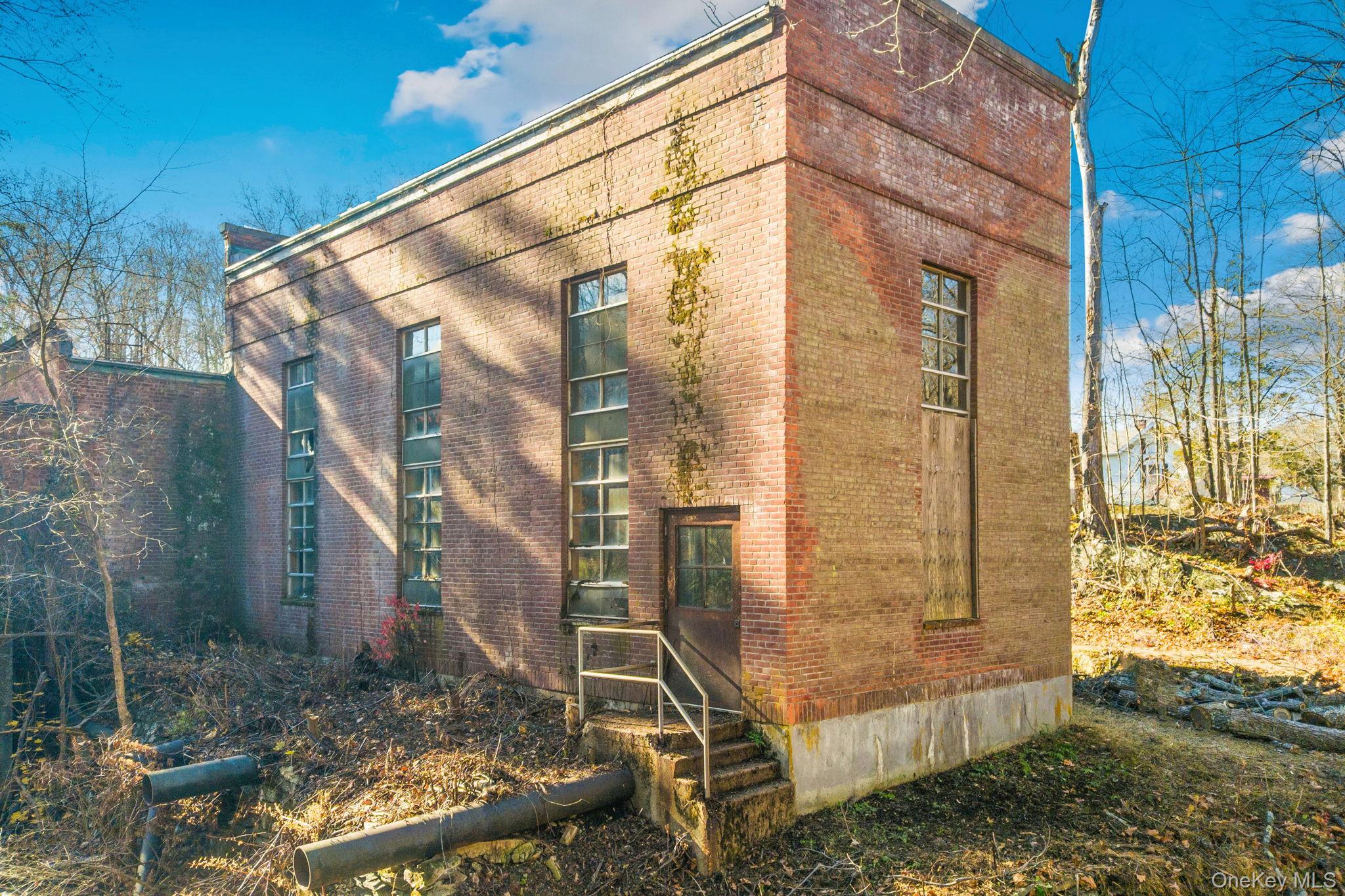 #7 photo, 37 E Market Street, Hyde Park , NY 12538